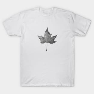 Black and white autum leaf T-Shirt